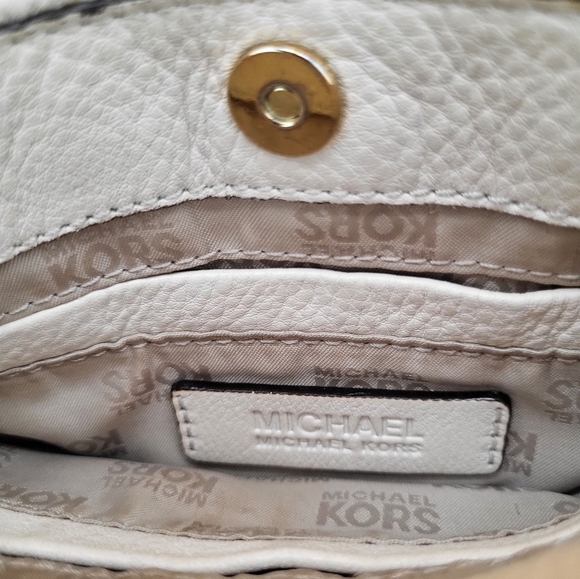 Michael Kors Cream Crossbody Bag - Picture 6 of 8